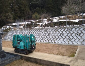 新墓地のお寺霊苑にコンクリートベースを打設