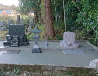 草が生えないように防草のコンクリートを打設しています