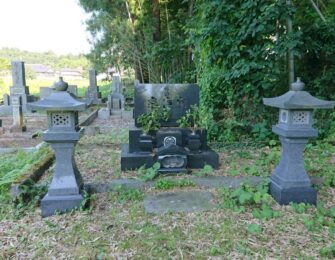 工事前の写真です。こちらの墓地を改修し、お隣に新設されました