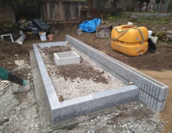 リブブロック積と巻石工事