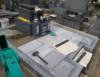 巻石内は貼石施工で仕上げています