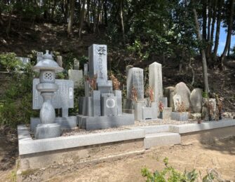 山の中の現墓地　石碑をすべて撤去いたしました